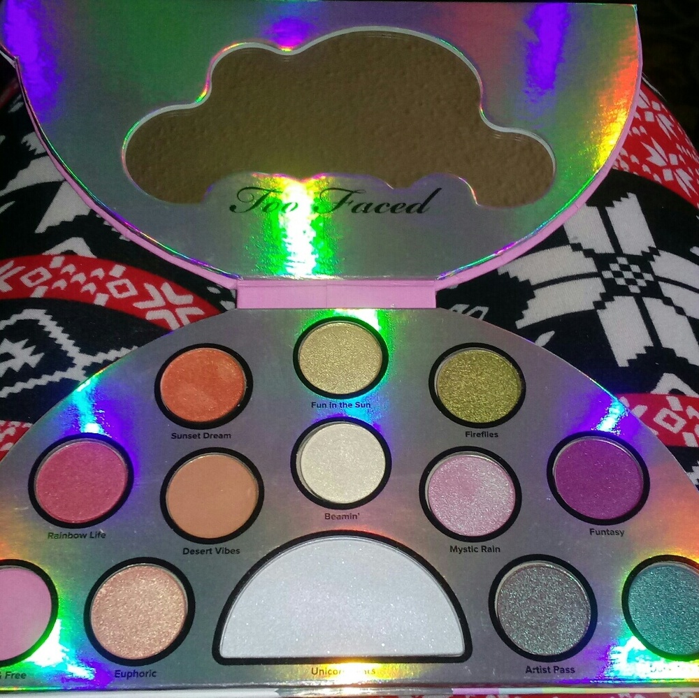 Too Faced Limited Edition Life's a Festival palett